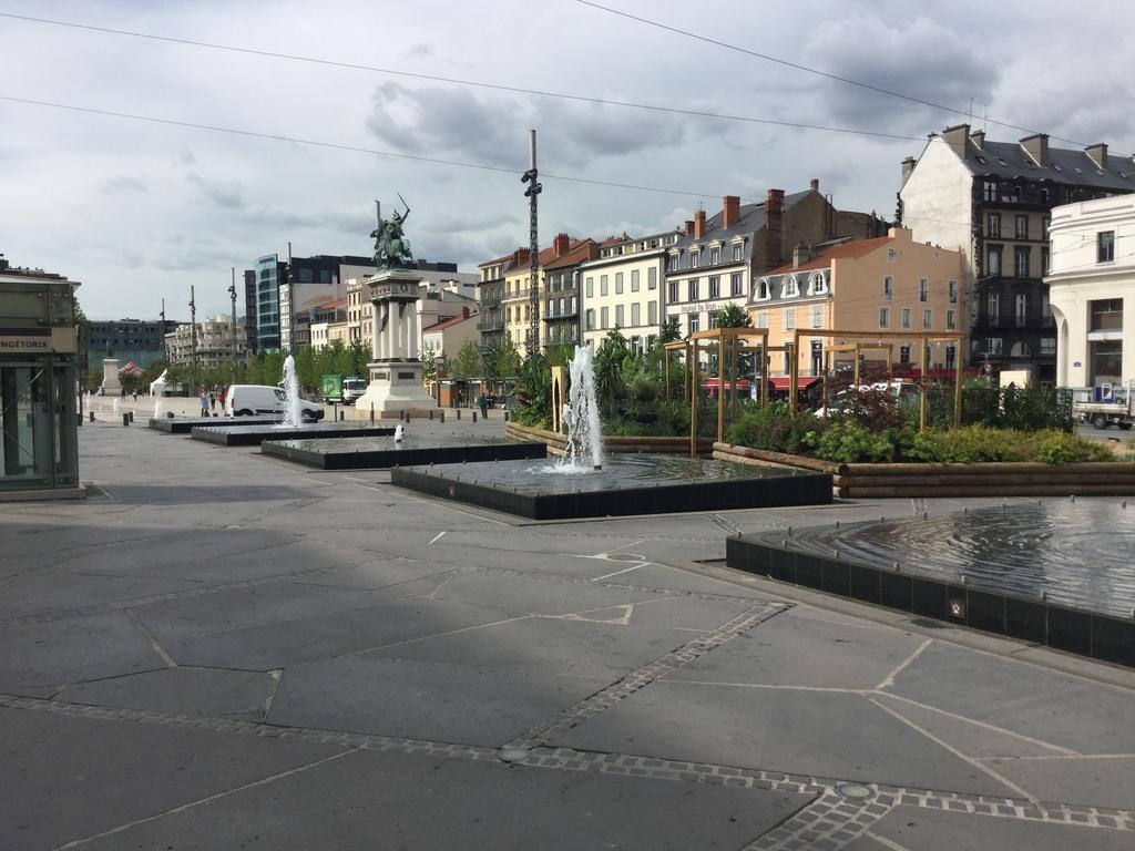 Penzion 5&5 Clermont-Ferrand Exteriér fotografie